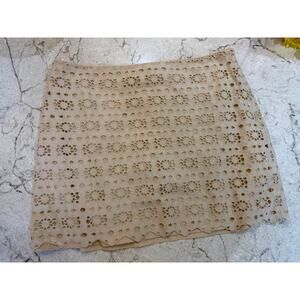 J.Crew Off-White Eyelet Mini Skirt – Size 8 – Feminine & Chic 🤍